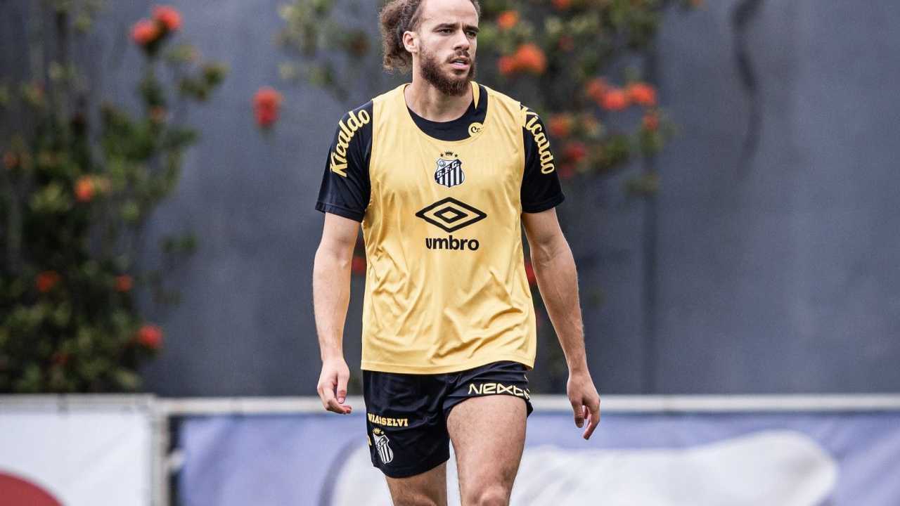 Santos rescinde com Billal Brahimi após passagem frustrante