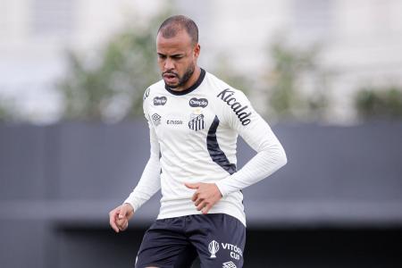Mayke, lateral-direito do Santos