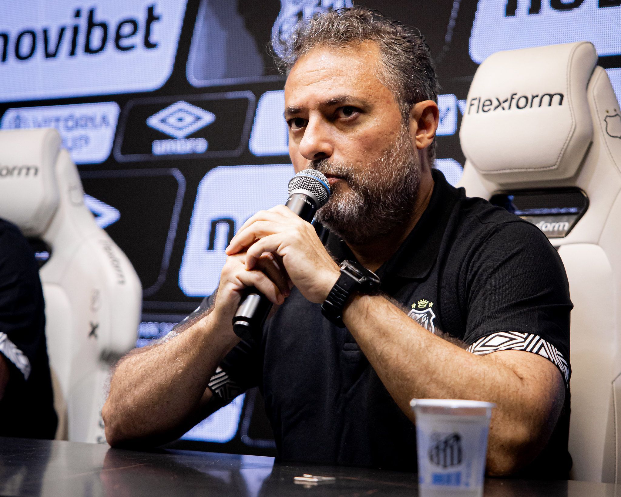 Santos define prioridade antes de pensar em reforços para a temporada