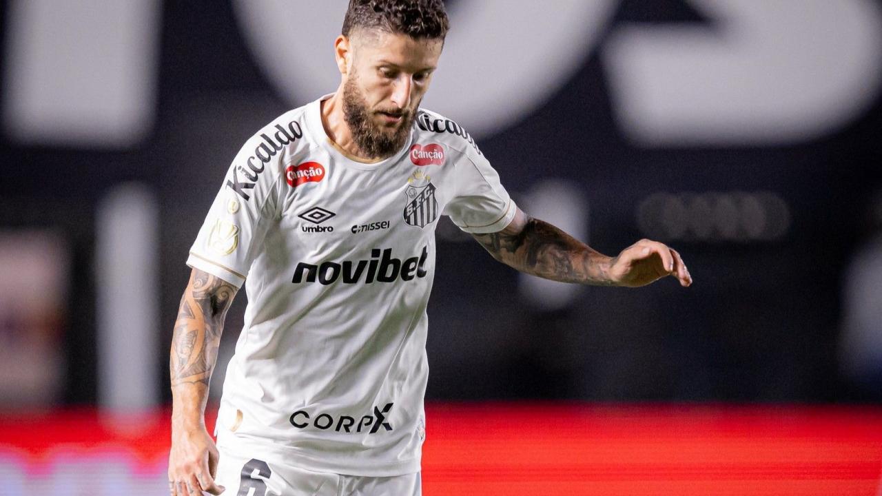 Santos encaminha rescisão amigável com Zé Rafael