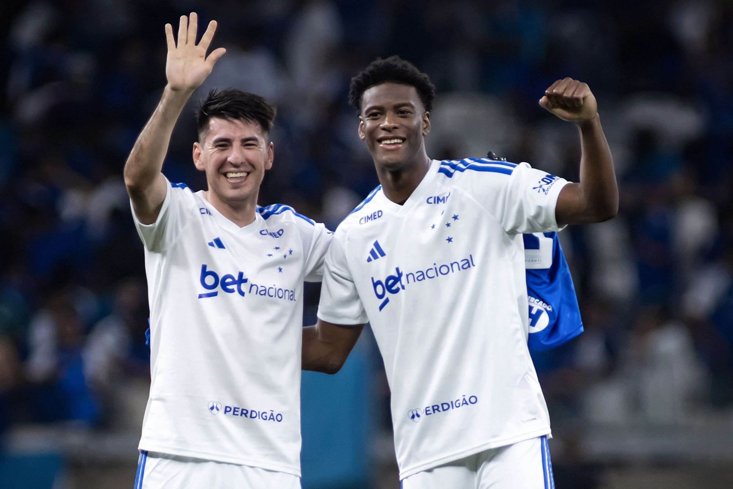 Artur Jorge dá 'ok', e Cruzeiro avança para renovação com zagueiro