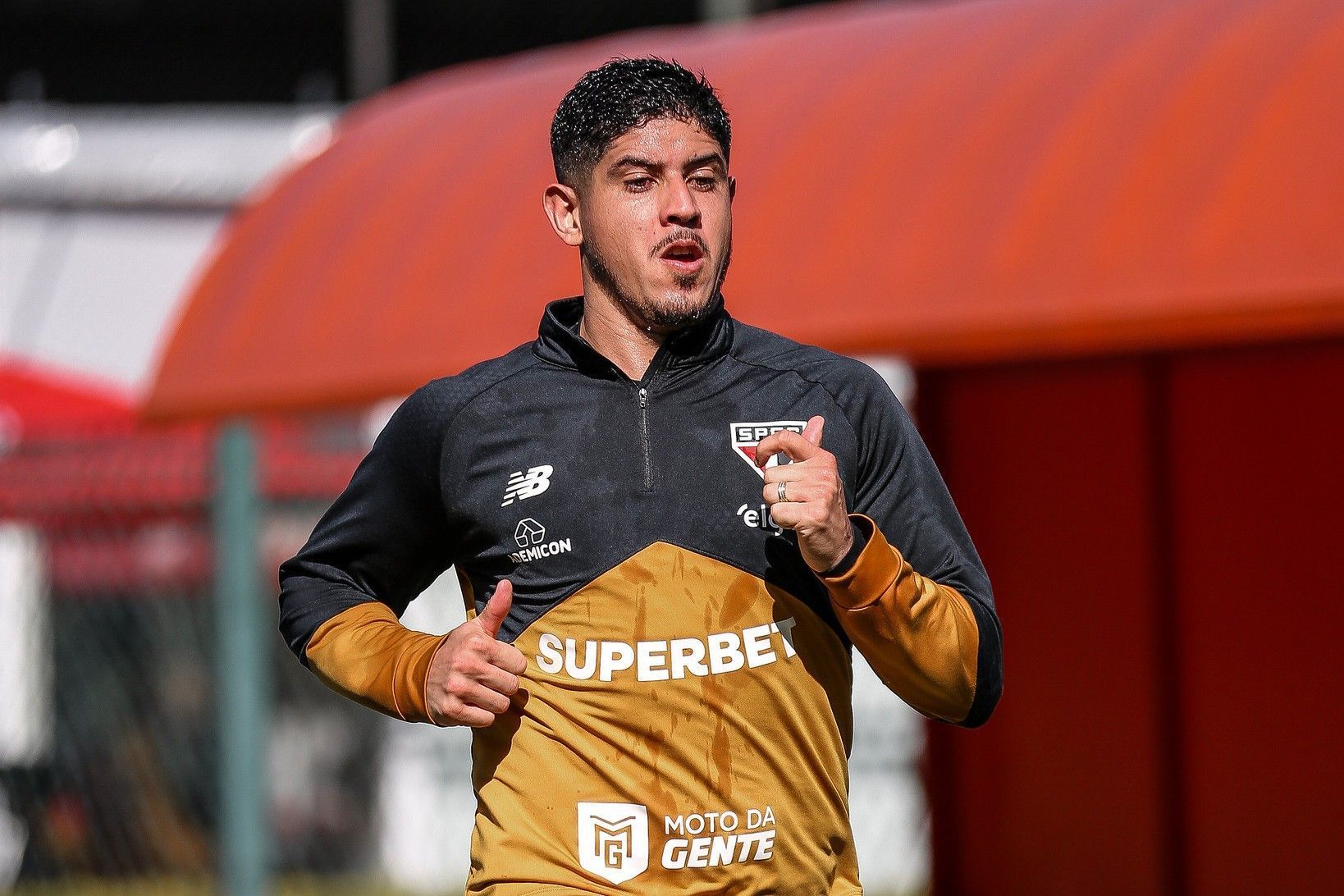 Alan Franco pede para sair, e São Paulo encaminha negociação com clube mexicano