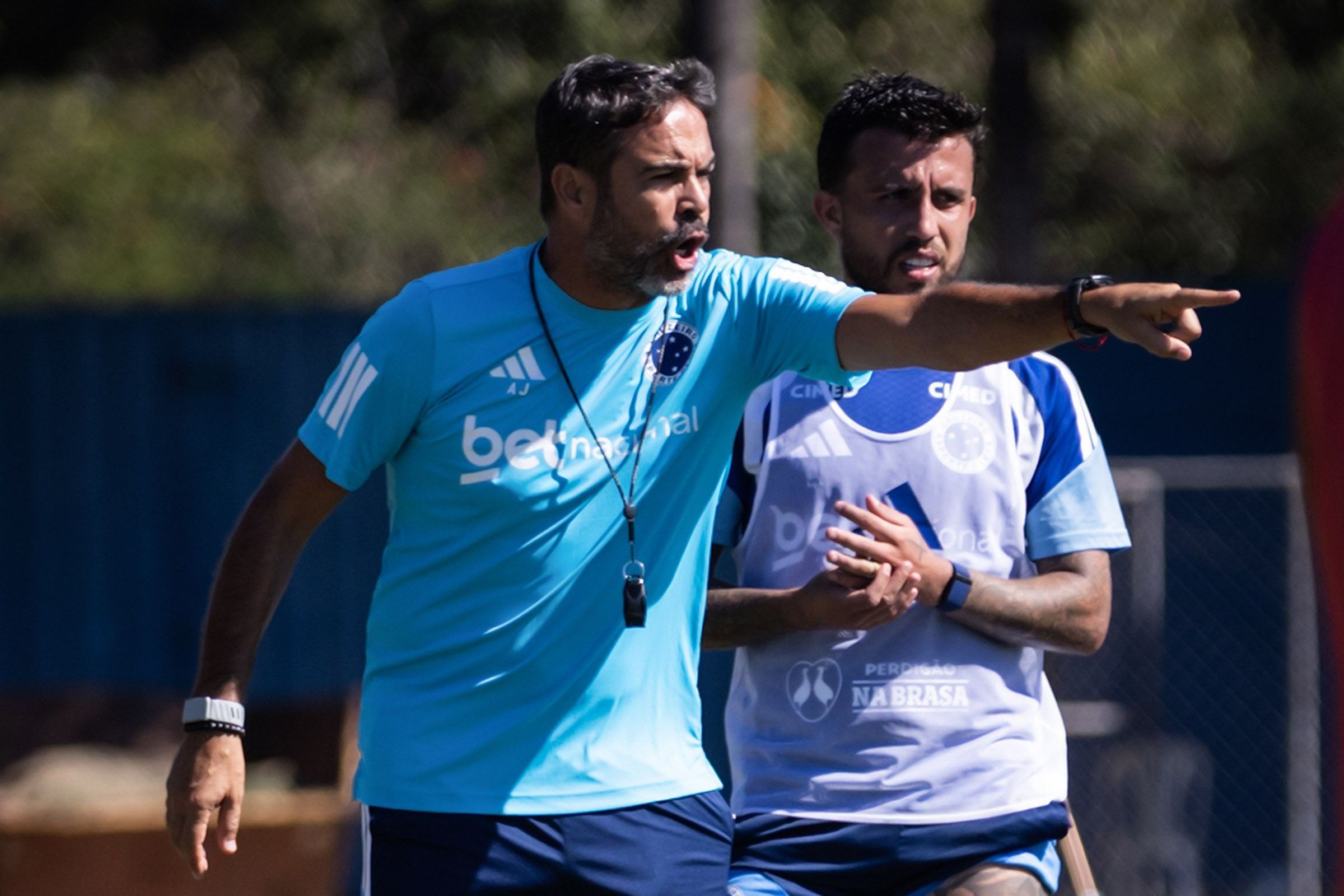 Escalação do Cruzeiro: como Artur Jorge deve montar o time para amistoso com Grêmio