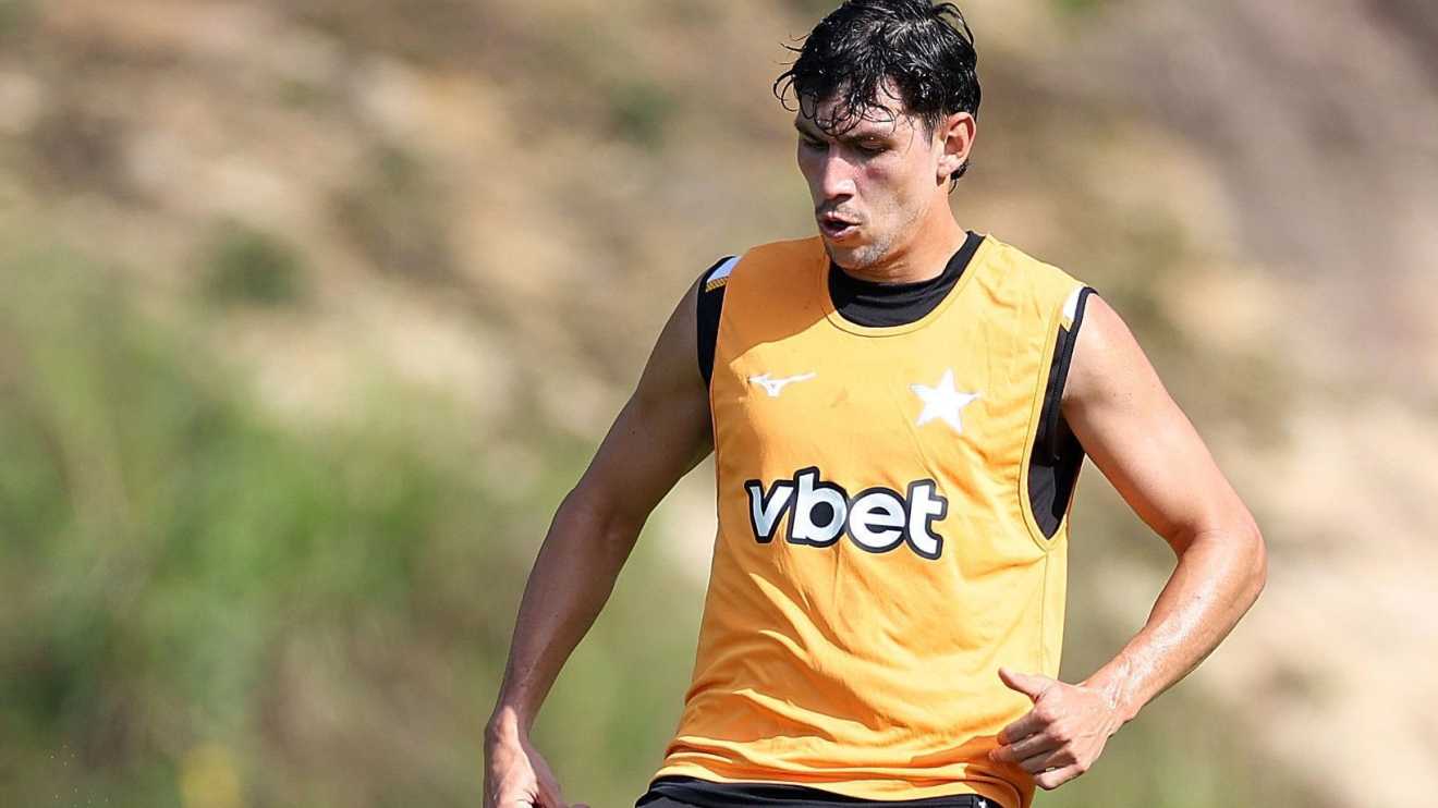 Com Ferraresi suspenso, Botafogo terá zaga inédita contra o Vitória