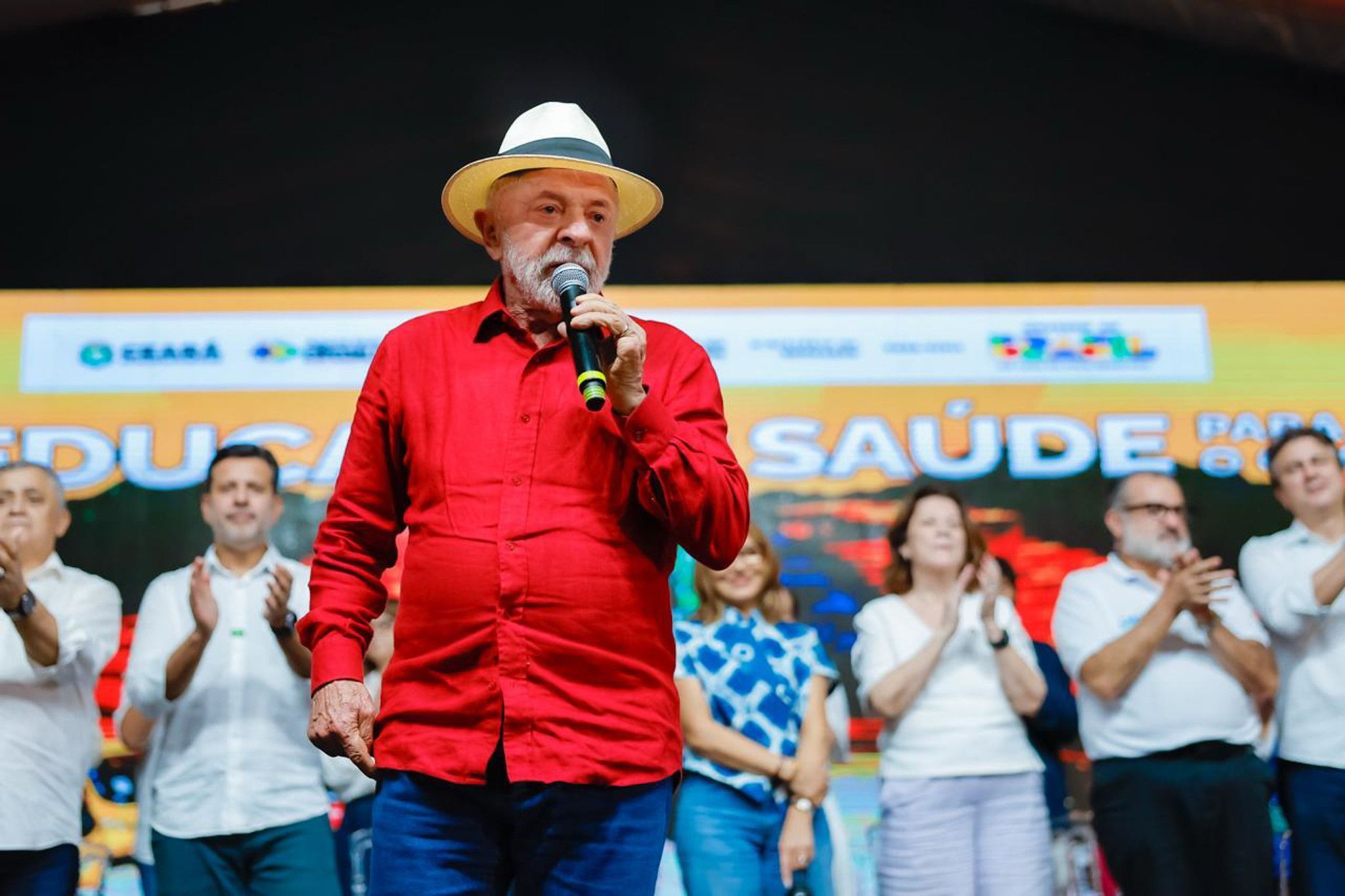 Lula faz últimas inaugurações e diz que ainda visitará obras até a eleição
