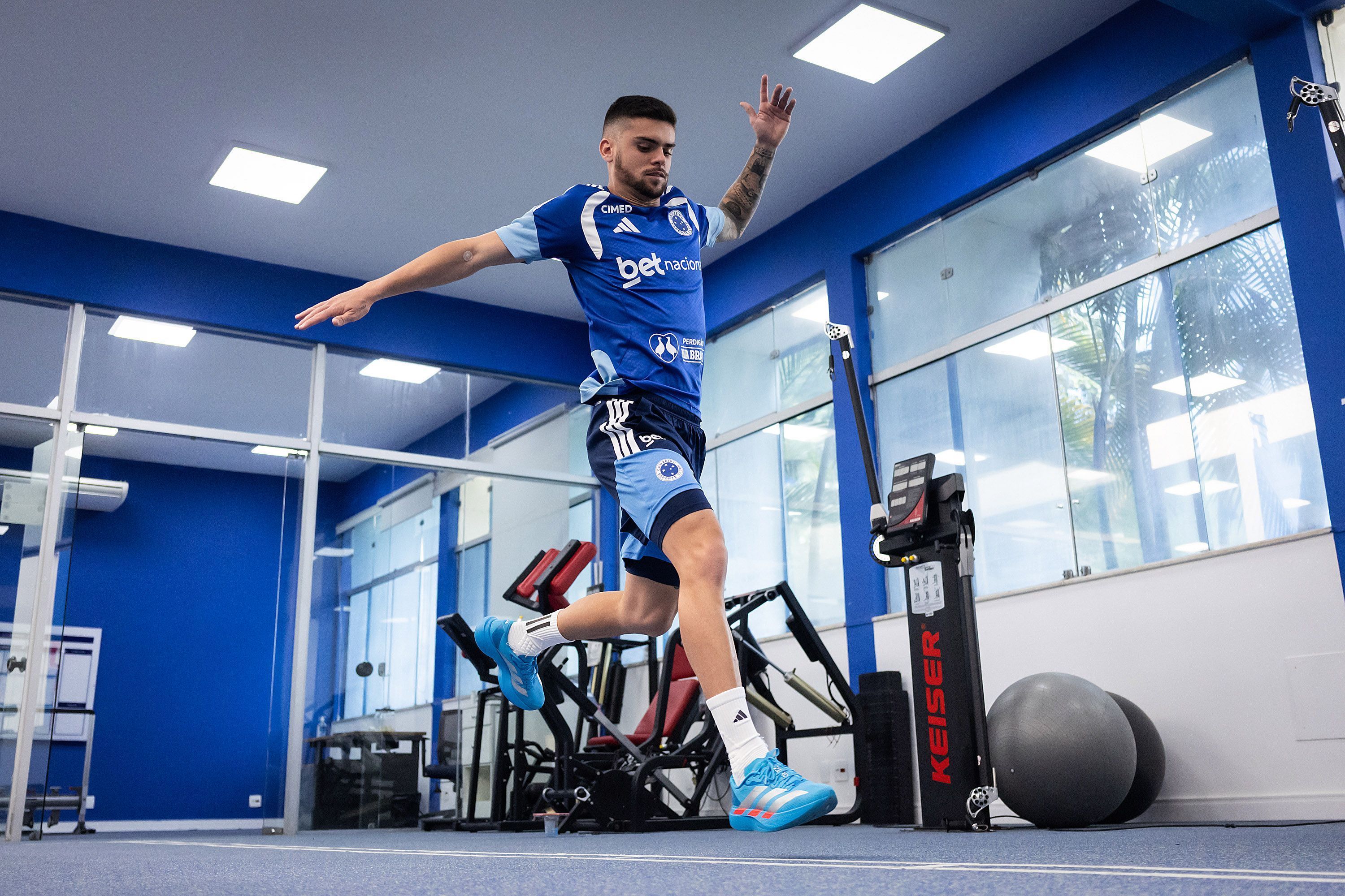 Com Gabriel Pec, Cruzeiro mantém perfil e reforça 'tendência' no ataque