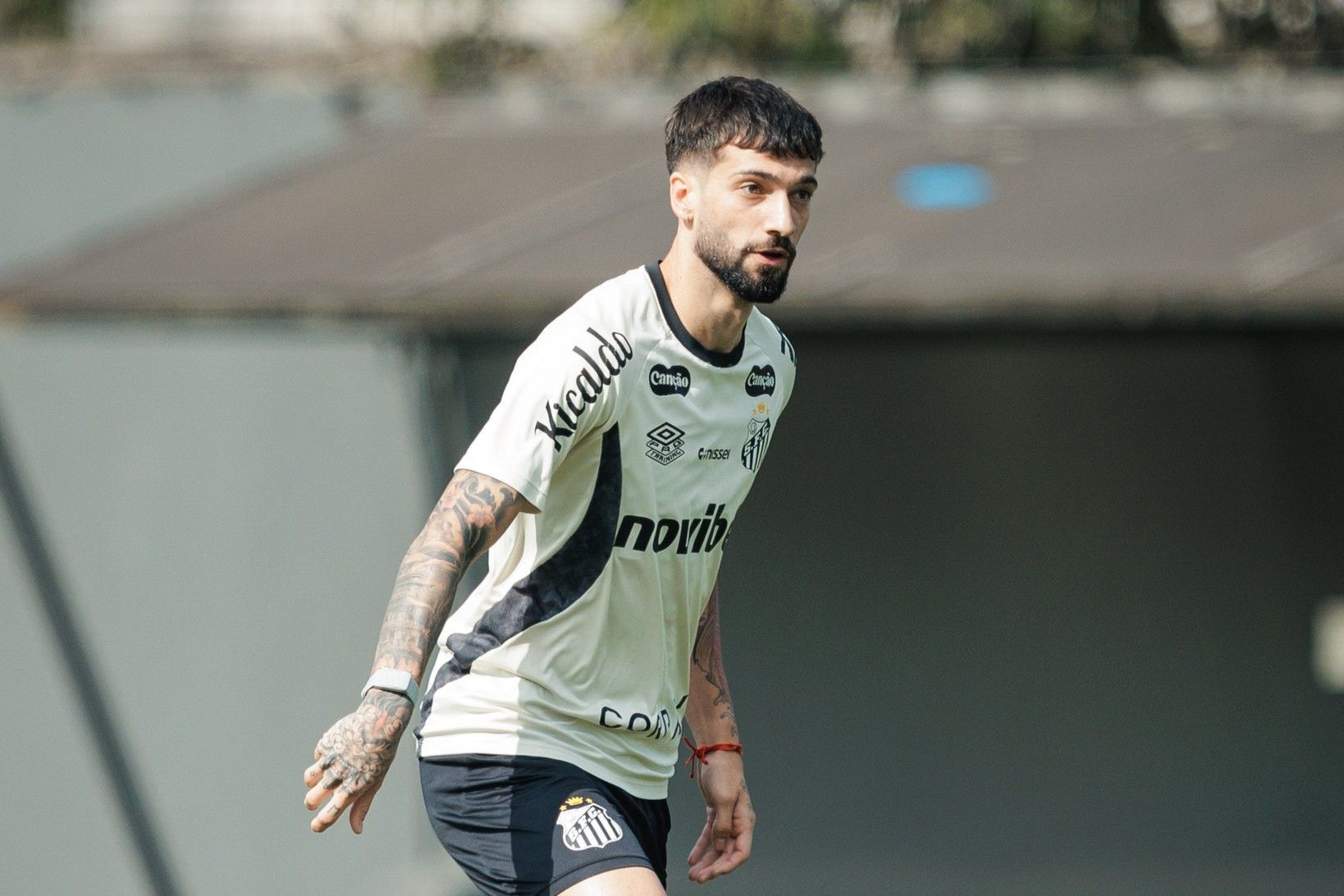 A situação de Lautaro Díaz no Santos em meio ao interesse do Racing