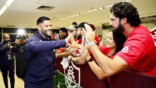 Estreia de Hulk pelo Fluminense em amistoso contra o Nova Iguaçu no Maracanã