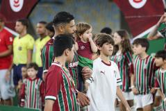 Estreia de Hulk pelo Fluminense em amistoso contra o Nova Iguaçu no Maracanã