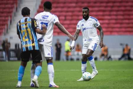 Cruzeiro x Grêmio, em amistoso disputado em Brasília • Gustavo Aleixo/Cruzeiro