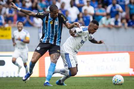 Atacante 'ressurge' e volta a ser titular pelo Cruzeiro após quase um ano