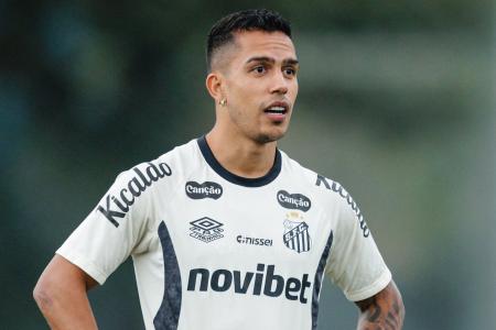 Igor Vinicius, lateral-direito do Santos