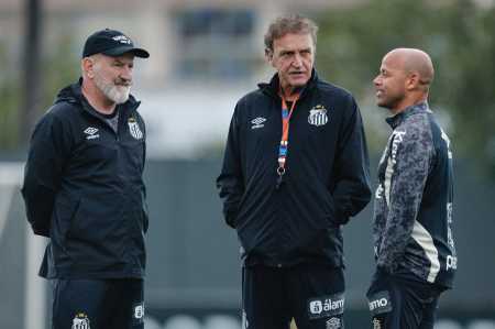 Comissão técnica do Santos no CT Rei Pelé