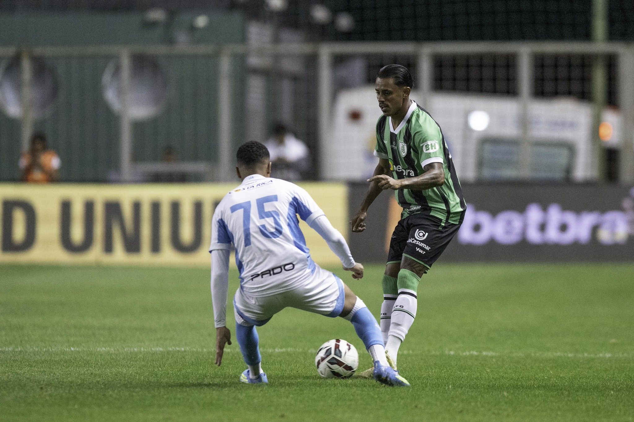 América pressiona, mas empata com Londrina e segue na lanterna da Série B