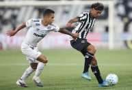 Botafogo segura o Santos, resolve com jovens e sobe no Brasileiro