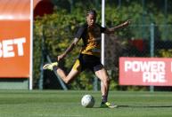 São Paulo apresenta reforço enquanto tenta resolver transfer ban