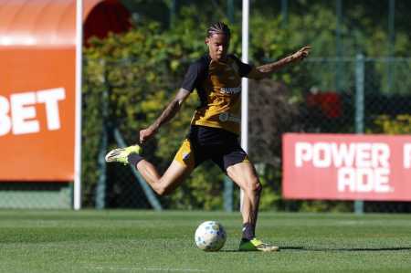 Newton reforça o São Paulo após passagem pelo Botafogo • Rubens Chiri/São Paulo FC