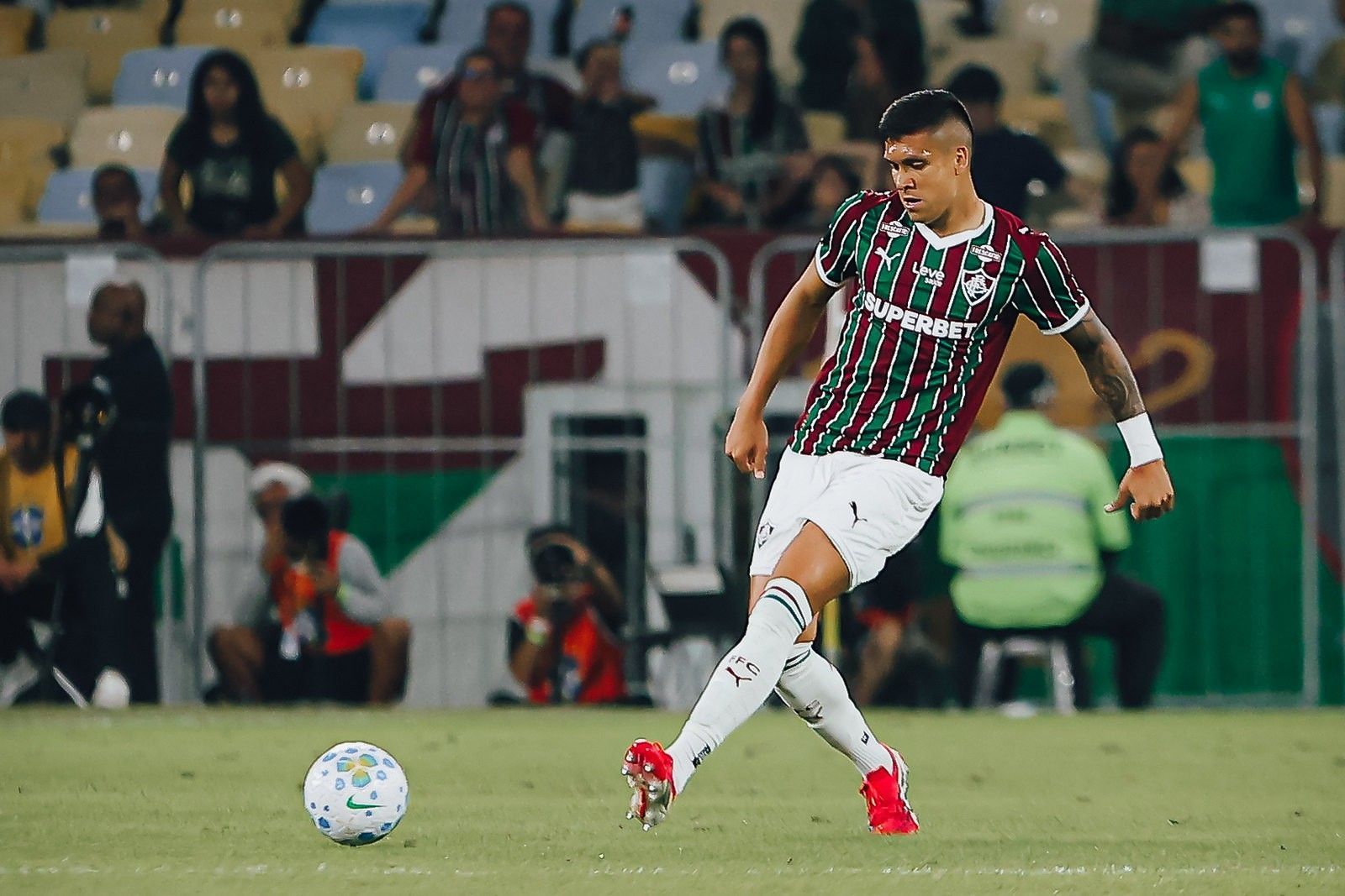 Millán deixa Fluminense x RB Bragatino por lesão; saiba detalhes