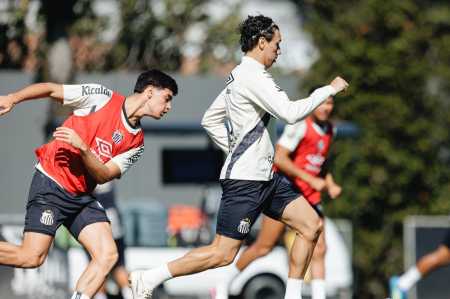 Gabriel Bontempo em atividade no CT Rei Pelé