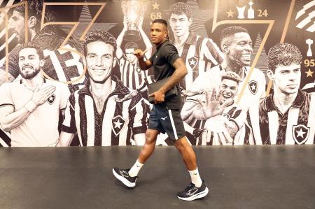 Danilo, do Botafogo, despertou interesse do Palmeiras
