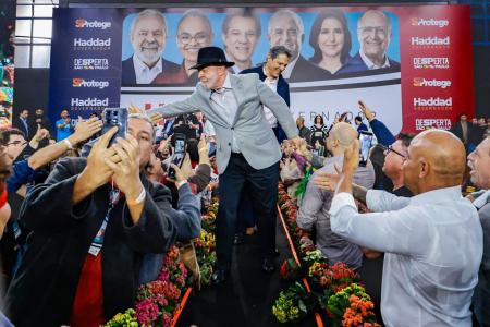 Lula e Haddad na convenção do PT