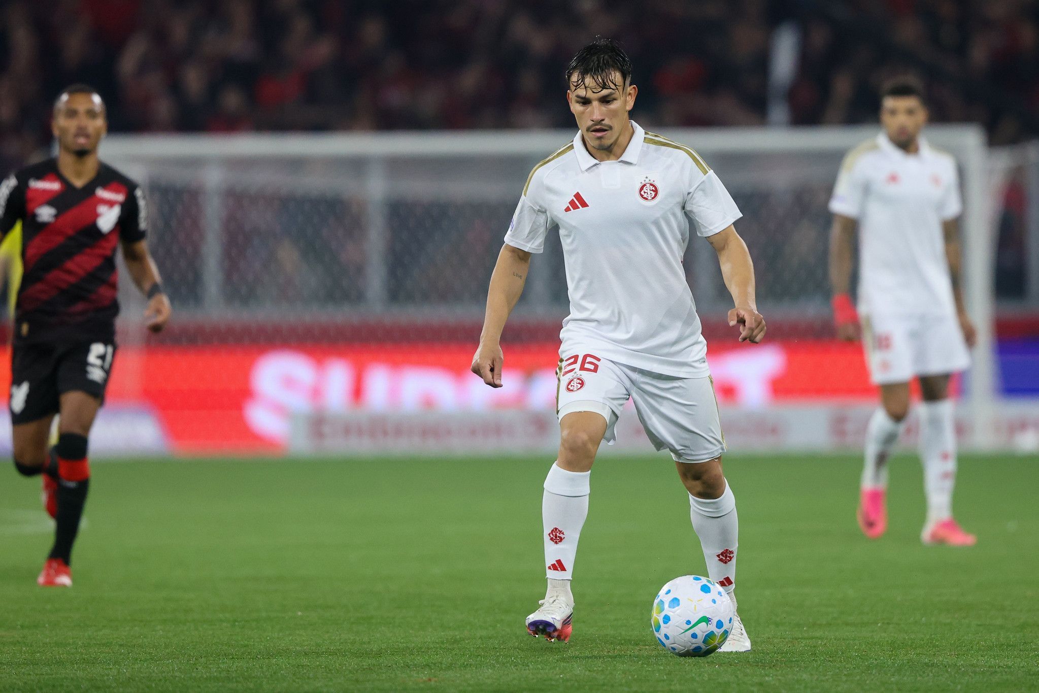 Titular do Inter lamenta derrota e aponta caminho para recuperação
