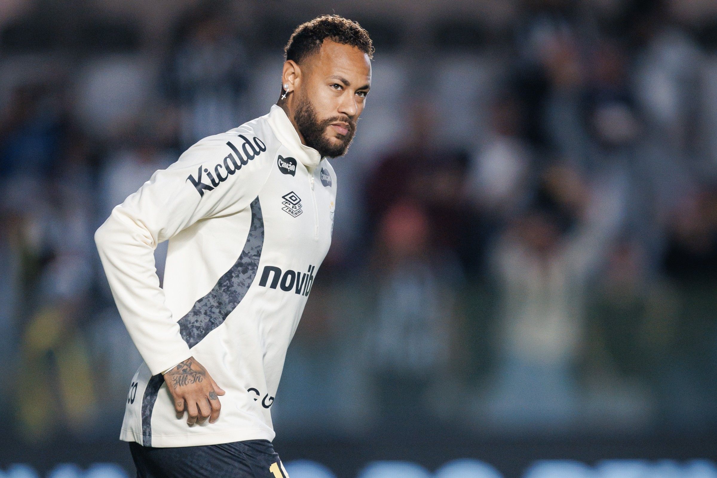 Cartão proposital? Neymar se pronuncia sobre suspensão polêmica pelo Santos
