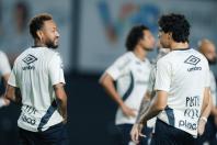 Escalação do Santos: Cuca testa time alternativo para duelo na Sula