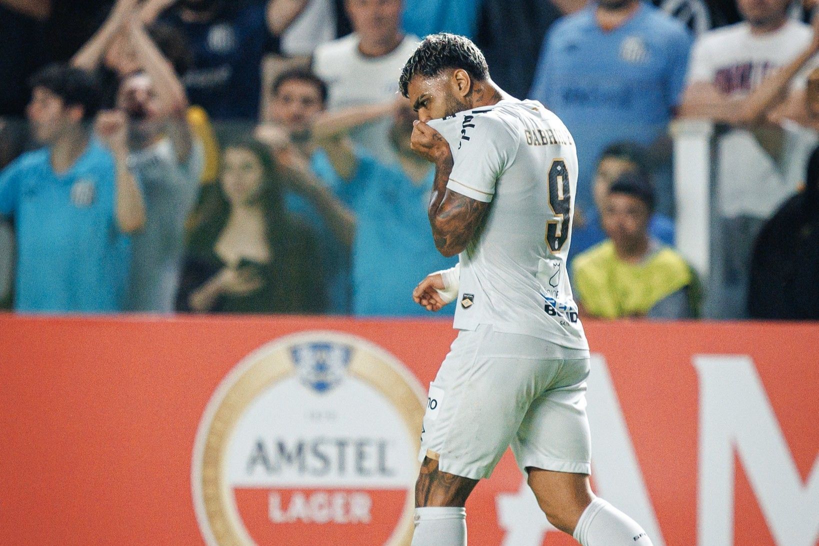 Gabigol, do Santos, ironiza suposta cobrança de Neymar: 'A gente riu de vocês'
