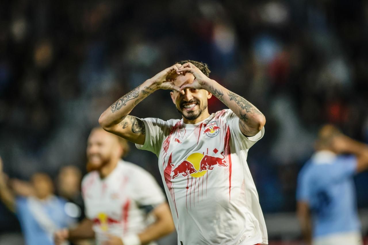 Herói do RB Bragantino, Pedro Henrique exalta vitória na 'Sula', mas aponta erros