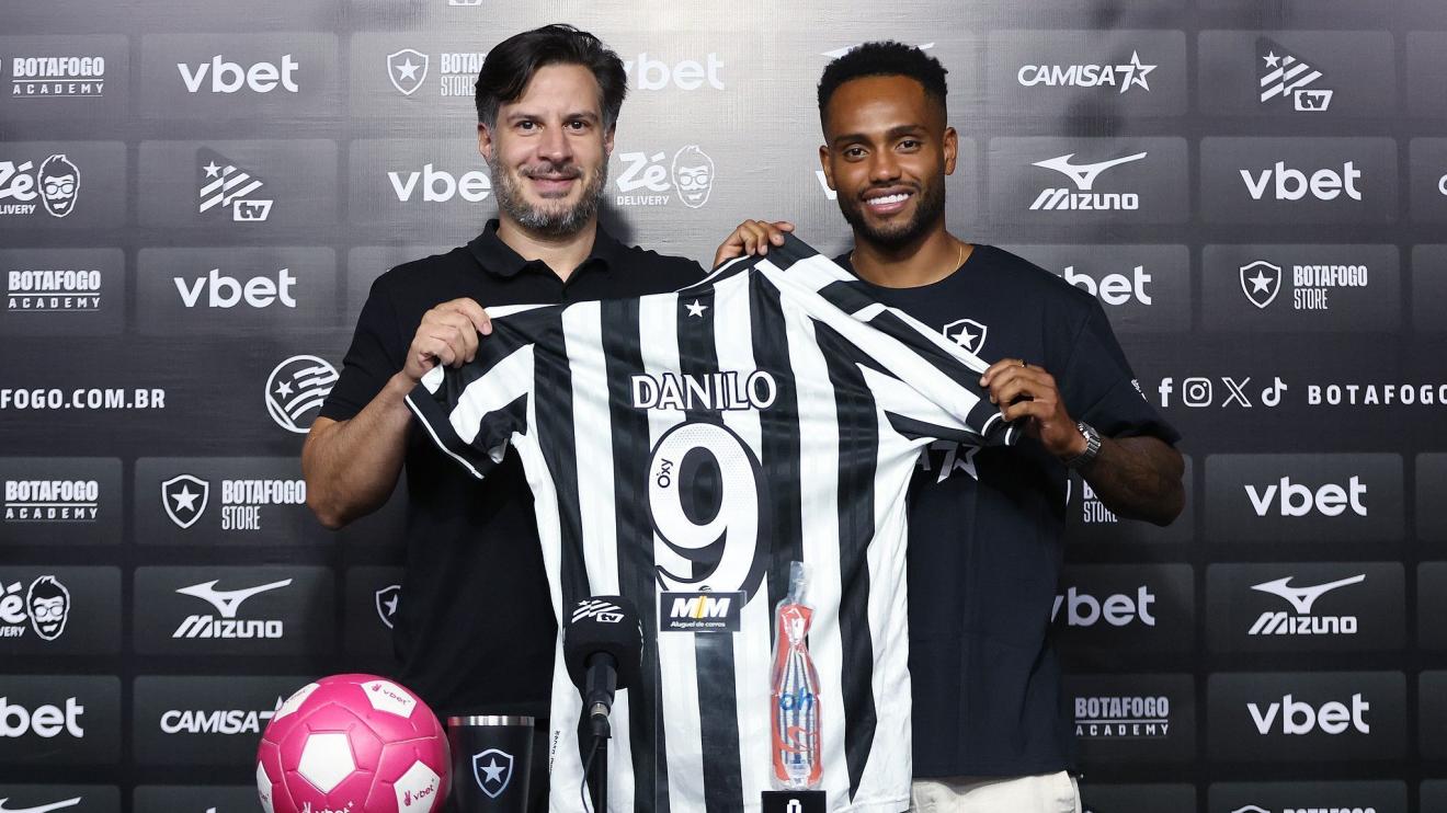 Apresentado no Botafogo, Danilo Pereira se garante, mas diz poder 'melhorar muito'