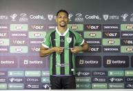 Alex Silva revela motivo familiar para retorno ao América durante apresentação