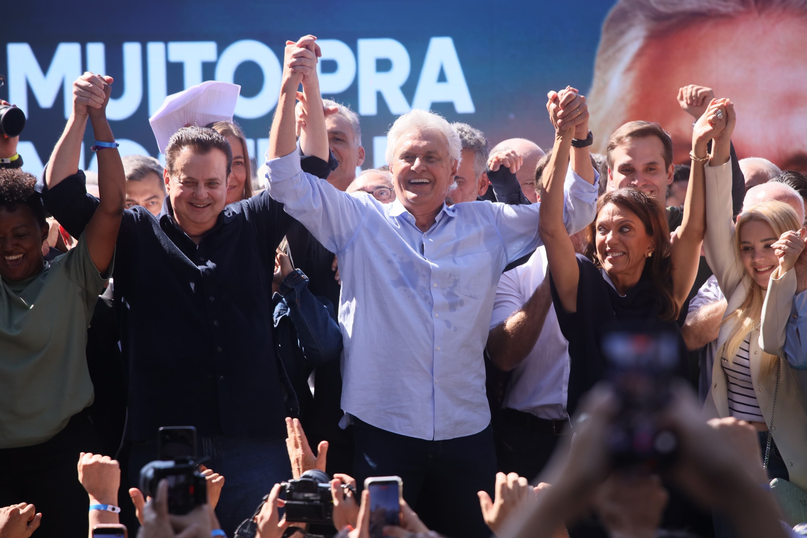 Caiado chama Flávio Bolsonaro de 'candidato Kinder Ovo' e diz que rival 'tem surpresa todo dia'