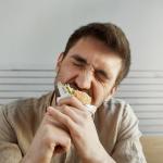 Espirrar logo após comer? Entenda o fenômeno curioso e por que ele acontece