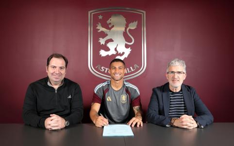 João Gomes é anunciado pelo Aston Villa