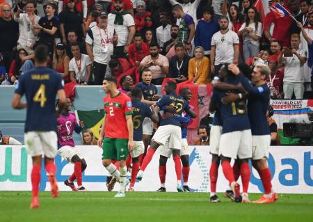 Mbappé comemora gol marcado contra Marrocos na semfinal da Copa em 2022 • Keita Iijima / Yomiuri / The Yomiuri Shimbun via AFP