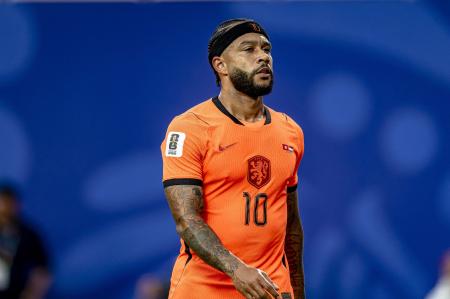 Memphis Depay durante jogo contra a Tunísia na Copa do Mundo