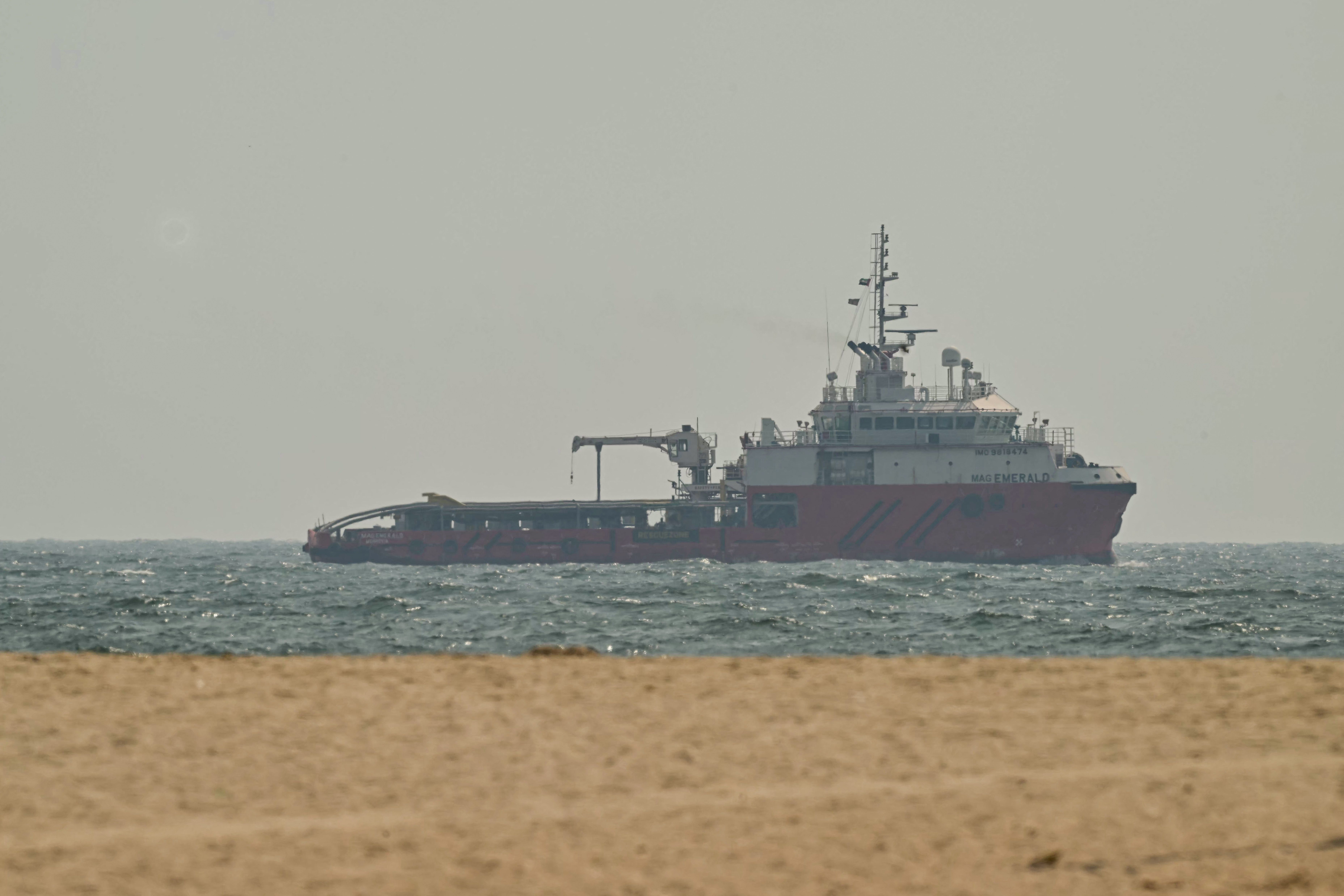 Irã afirma ter atacado bases dos Estados Unidos no Kuwait e navio de guerra