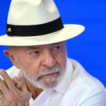 'Hospitais estavam sucateados porque eram administrados pela família Bolsonaro', diz Lula