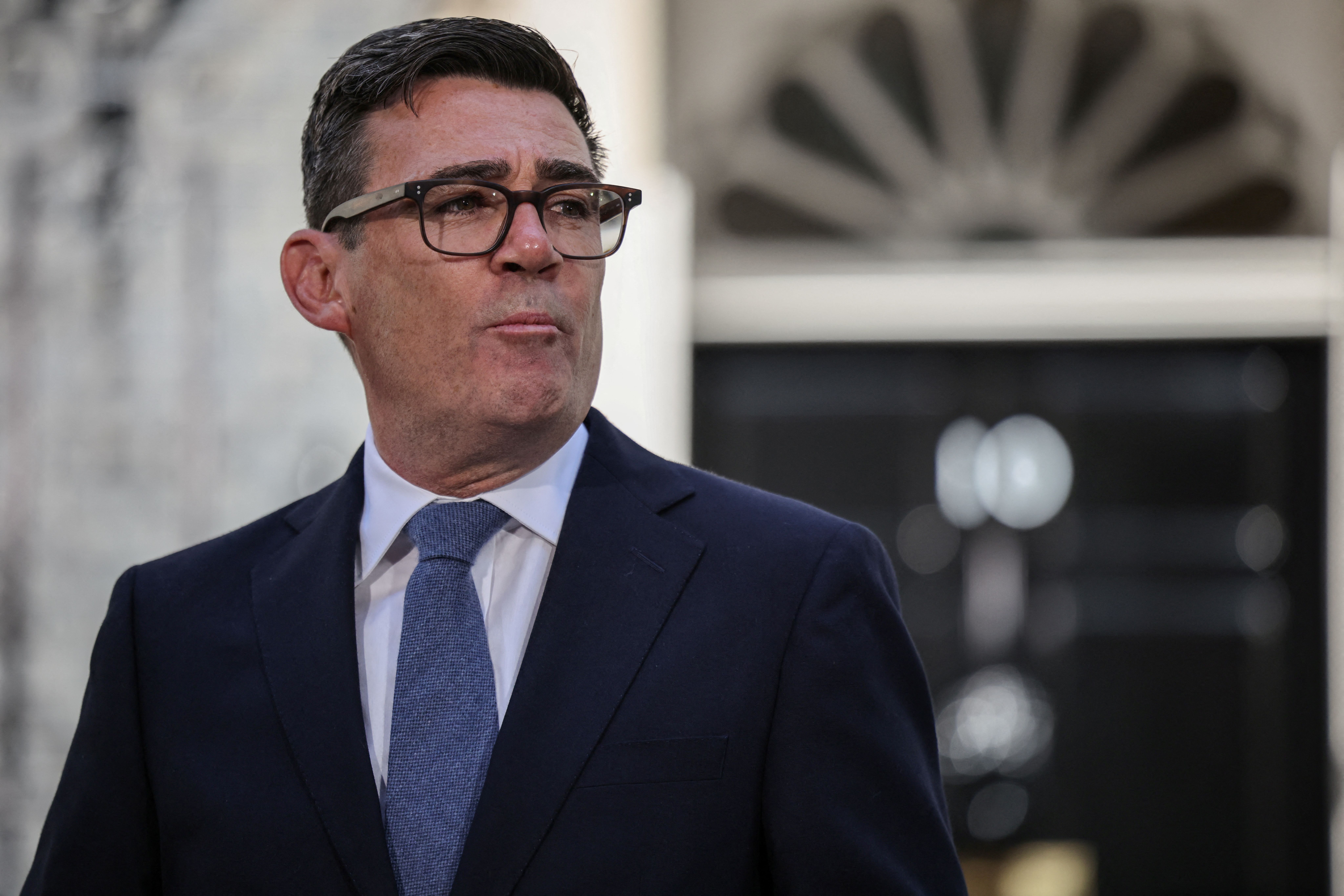 Andy Burnham assume como primeiro-ministro do Reino Unido após se encontrar com rei Charles