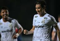 Meia do Santos é convocado por Ancelotti para amistosos da Seleção Brasileira