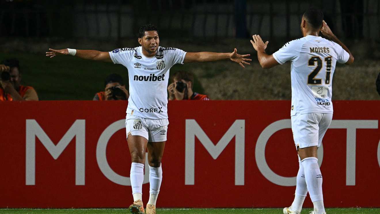 Rony responde se Santos garantiu classificação na Sula após goleada