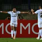 Rony responde se Santos garantiu classificação na Sula após goleada