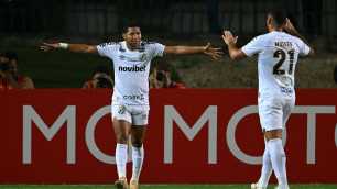 Rony responde se Santos garantiu classificação na Sula após goleada