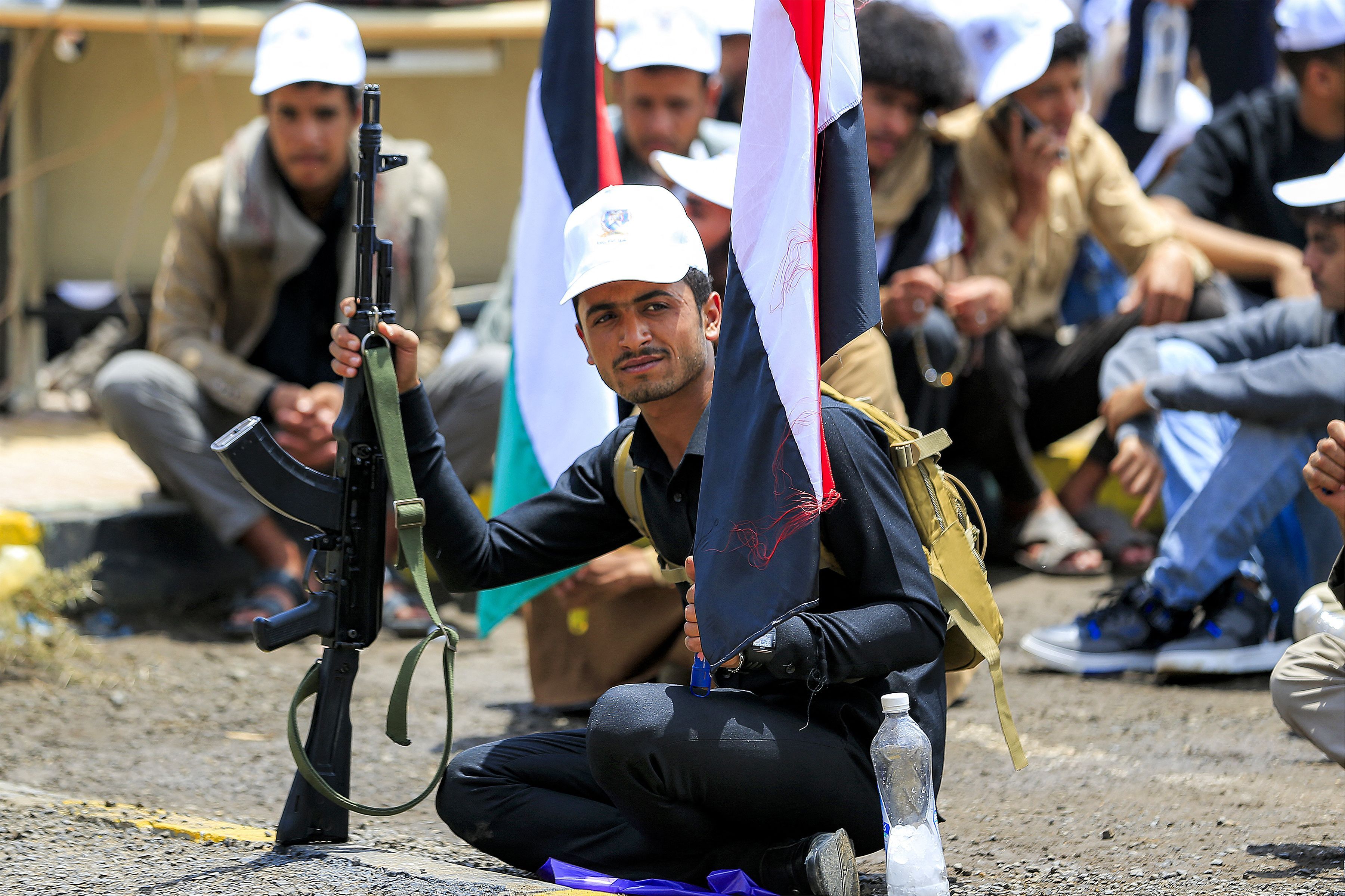 Houthis atacam petroleiros sauditas no Mar Vermelho e ampliam tensão entre EUA e Irã
