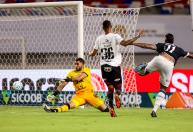 Remo bate Vitória, respira no Brasileiro e pressiona gigantes na briga contra o Z4