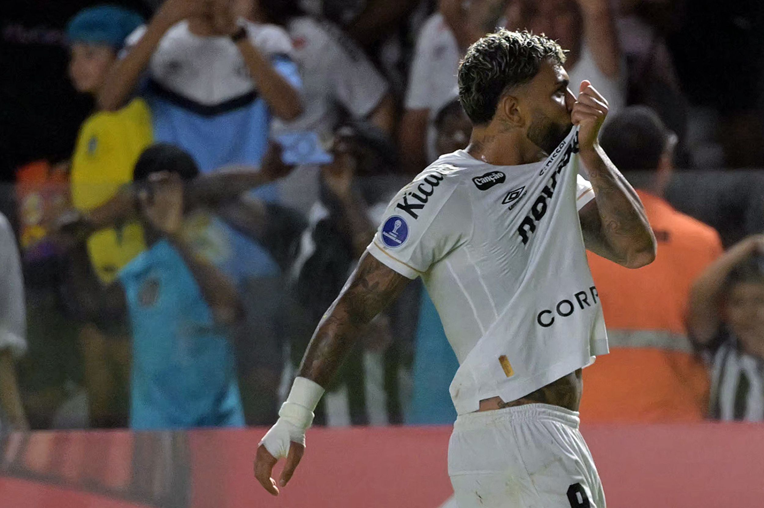 Santos leva susto, mas vence UCV e avança às oitavas da Sul-Americana