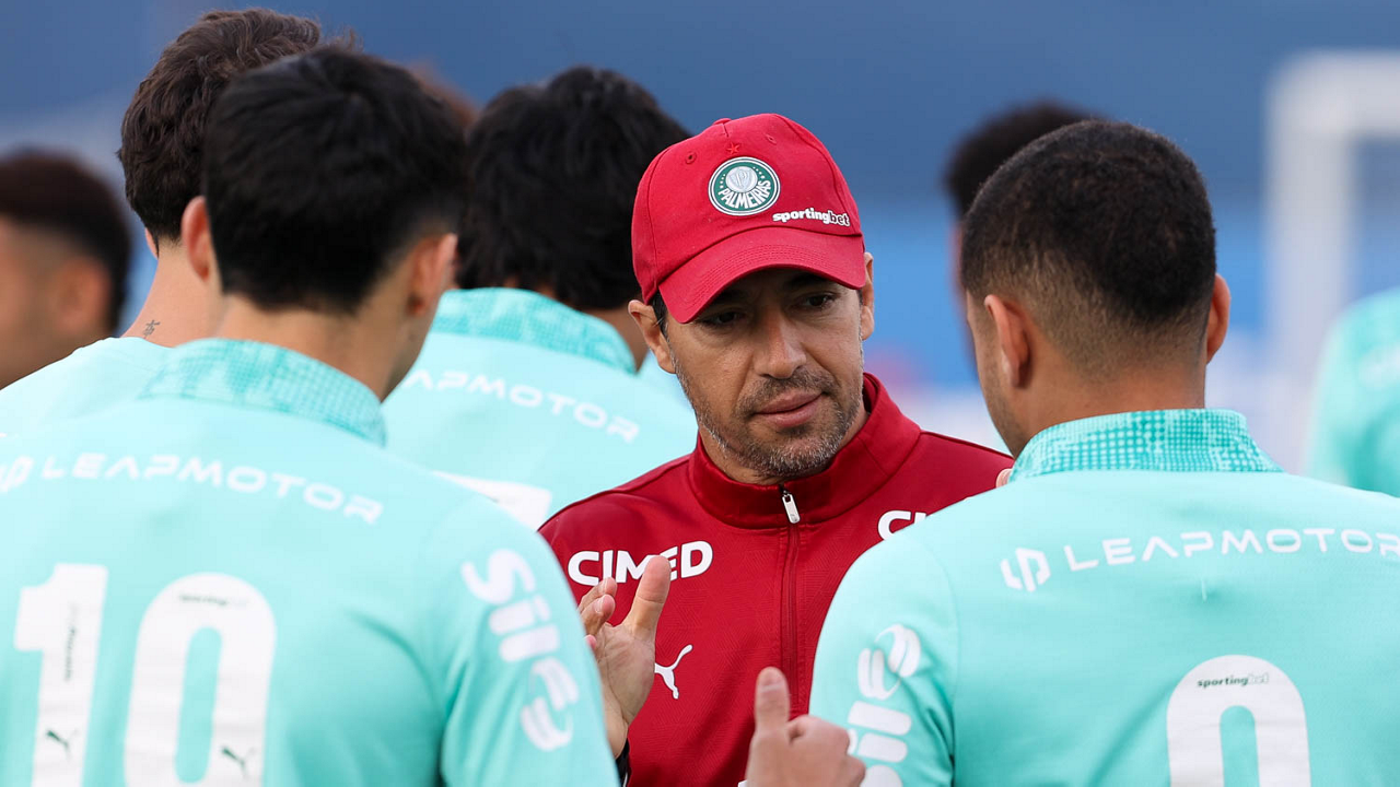 Palmeiras negocia saídas de Naves e Luighi