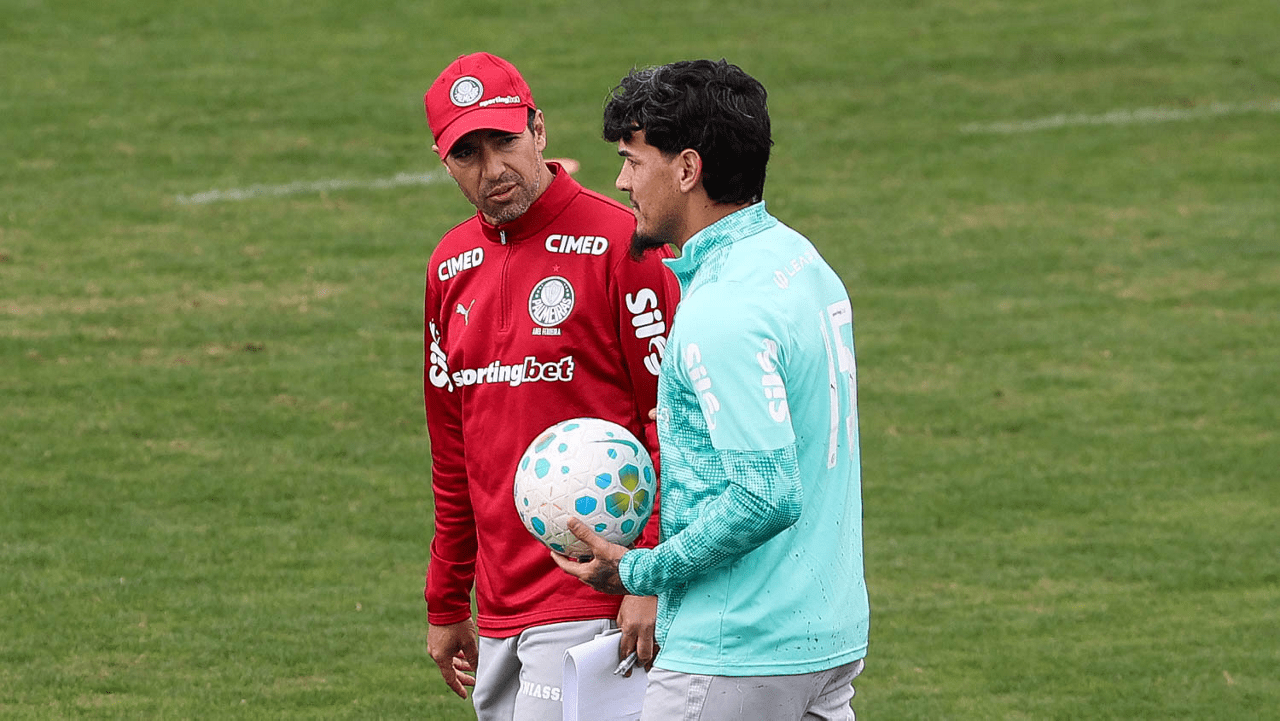 Paraguaios reforçam Palmeiras, e Vitor Roque treina sem limitações após lesão