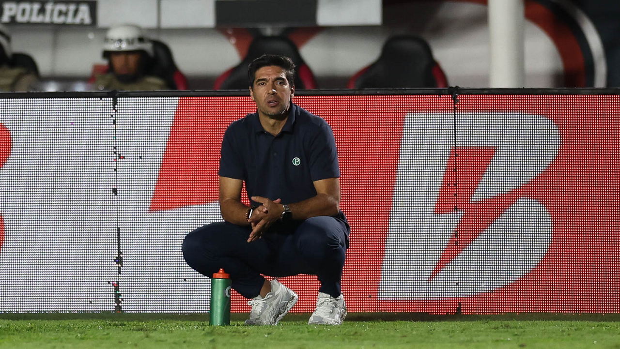 Palmeiras atende Abel ao recusar propostas milionárias, e técnico abre o jogo